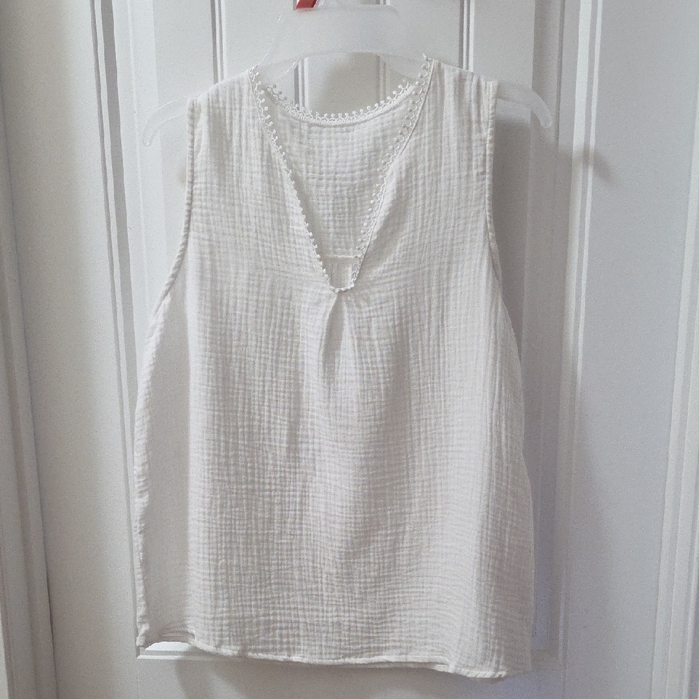 Sleeveless White Gauze V-Neck Tank Top